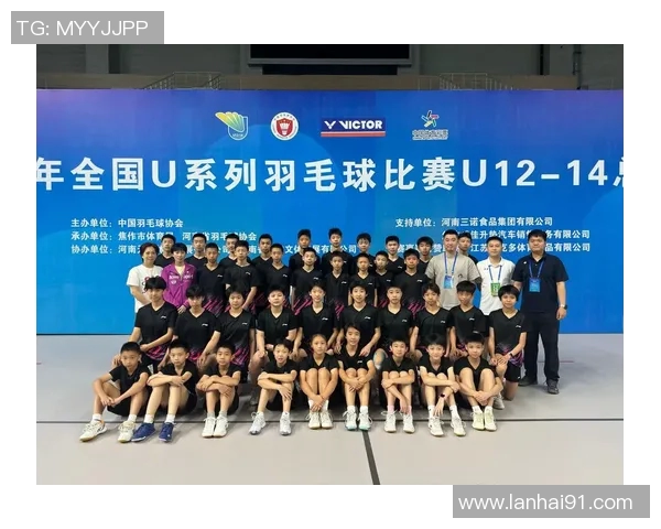南京羽毛球队荣登全国羽毛球团队协作排行榜第三名展现团队精神与实力